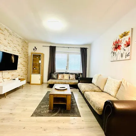 Dovolenkovy Dom V Centre Piestan Holiday home Piest'any